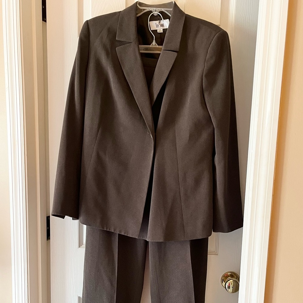 Brown Le Suit PantSuit Set Size 10
